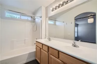 Photo #5: 2563090 Listing 