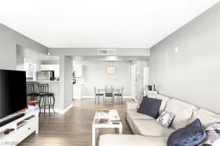 Photo #3: 2563123 Listing