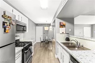 Photo #5: 2563123 Listing