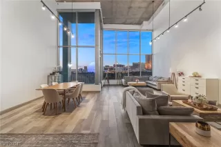 Photo #3: 2563130 Listing