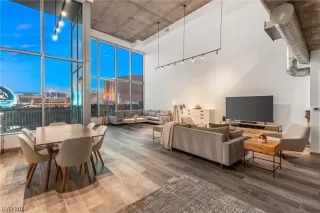 Photo #5: 2563130 Listing