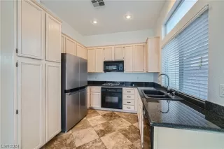 Photo #3: 2563182 Listing 