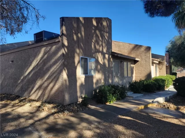 MLS: 2563199 Condo For Sale