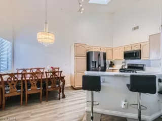 Photo #5: 2563205 Listing