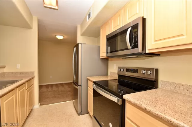 MLS: 2563209 Condo For Sale