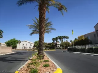 Photo #2: 2563251 Listing