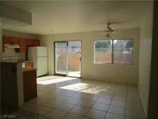 Photo #5: 2563251 Listing