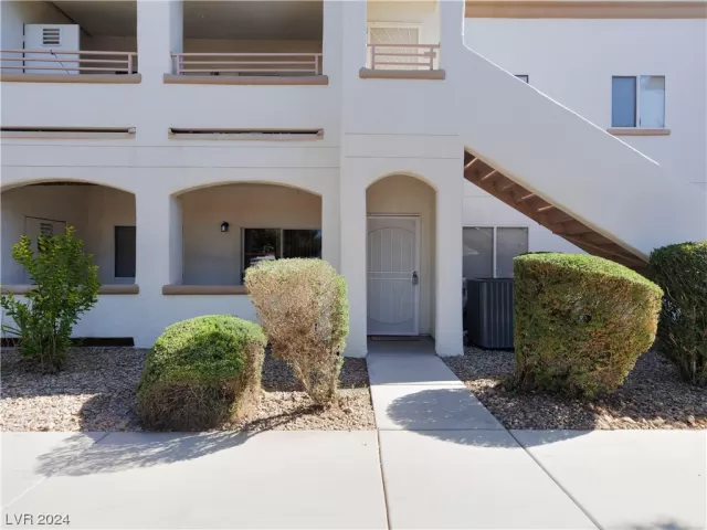 MLS: 2563285 Condo For Sale