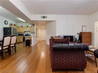 Photo #3: 2563285 Listing