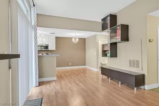 Photo #6: 2563326 Listing