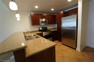 Photo #2: 2563340 Listing