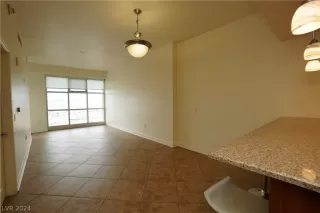 Photo #3: 2563340 Listing