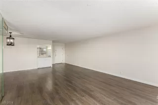 Photo #4: 2563344 Listing