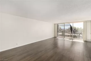 Photo #5: 2563344 Listing