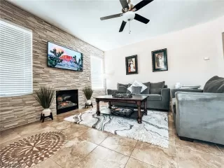 Photo #1: 2563356 Listing