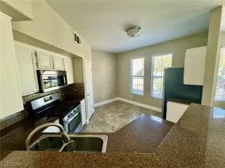 Photo #5: 2563356 Listing