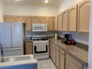 Photo #4: 2563422 Listing 