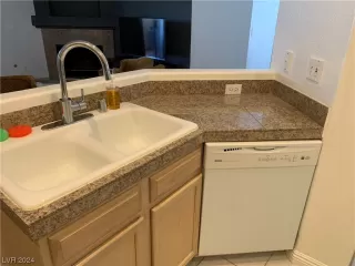 Photo #6: 2563422 Listing 