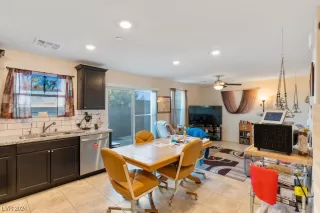 Photo #2: 2563433 Listing