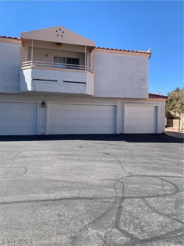 MLS: 2563461 Condo For Sale