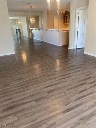 Photo #2: 2563461 Listing 