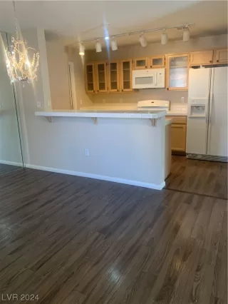 Photo #4: 2563461 Listing 