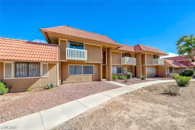 MLS: 2563488 Condo For Sale