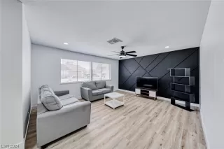 Photo #4: 2563488 Listing