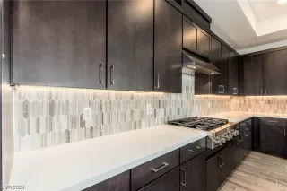 Photo #6: 2563490 Listing