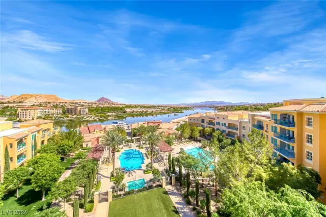 MLS: 2563494 Condo For Sale