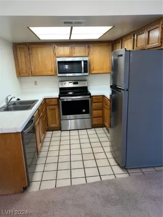 Photo #6: 2563500 Listing