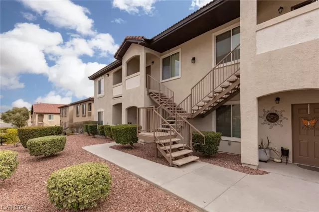 MLS: 2563511 Condo For Sale