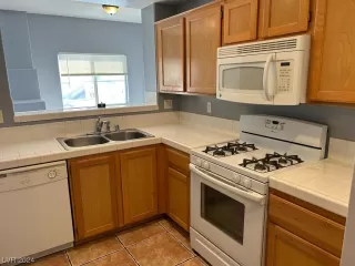 Photo #5: 2563535 Listing 