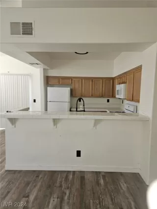 Photo #4: 2563554 Listing 