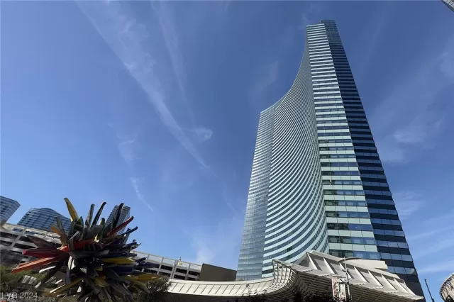 MLS: 2563600 Condo For Sale