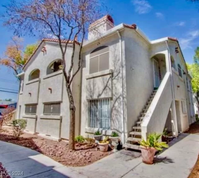 MLS: 2563619 Condo For Sale