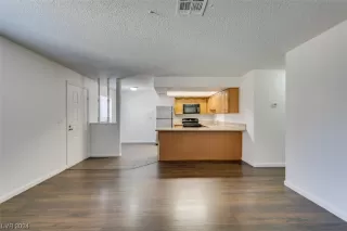 Photo #2: 2563625 Listing