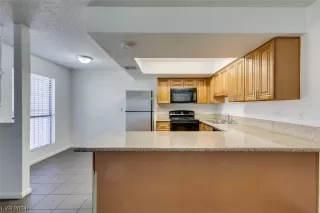 Photo #6: 2563625 Listing