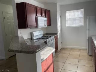 Photo #1: 2563657 Listing 