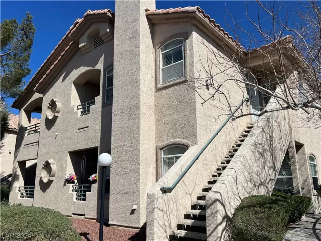 MLS: 2563679 Condo For Sale