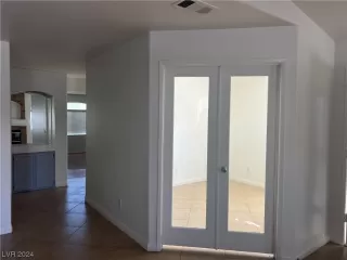 Photo #6: 2563679 Listing