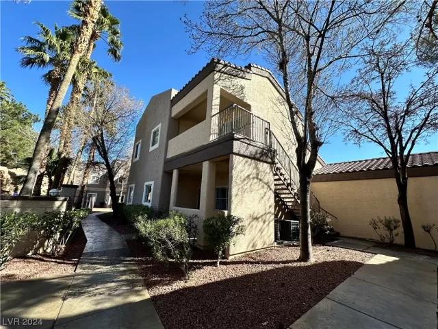 MLS: 2563682 Condo For Sale