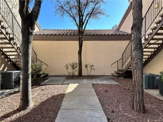 Photo #1: 2563682 Listing