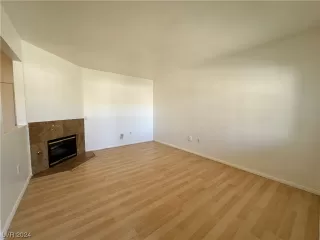 Photo #4: 2563682 Listing