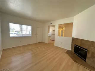 Photo #5: 2563682 Listing
