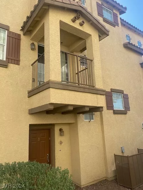 MLS: 2563694 Condo For Sale