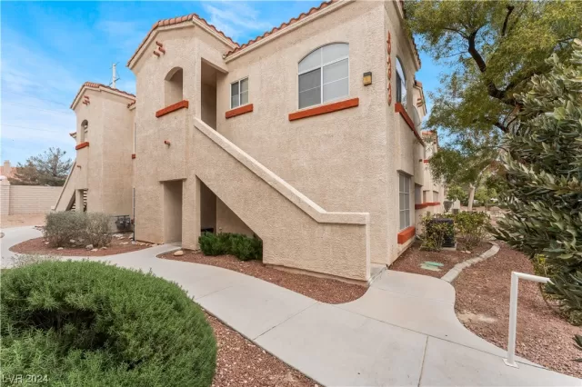 MLS: 2563719 Condo For Sale