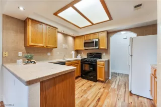 Photo #2: 2563719 Listing