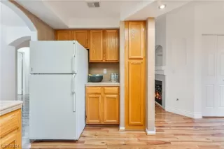 Photo #5: 2563719 Listing