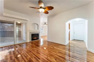 Photo #6: 2563719 Listing